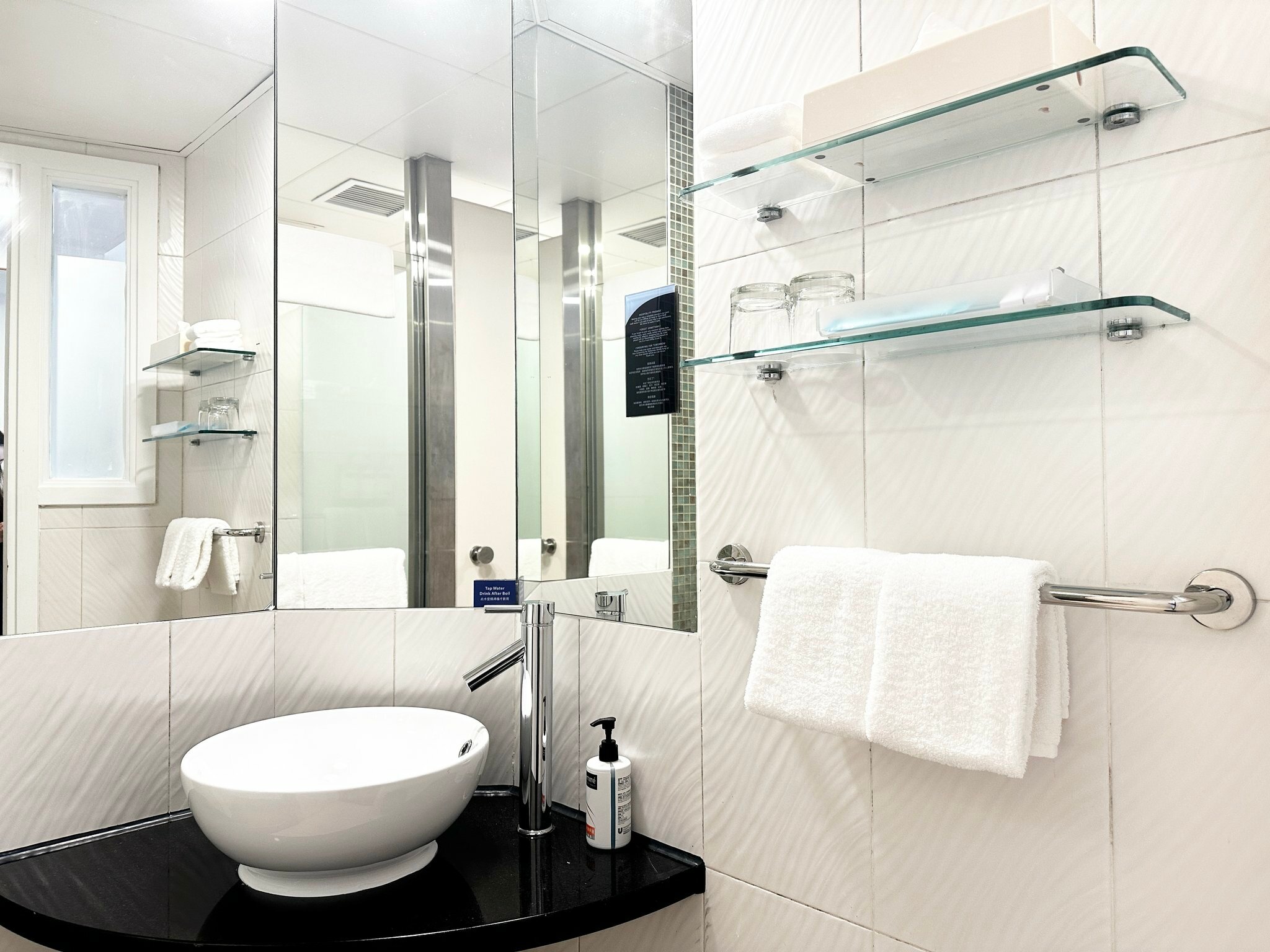 Фото Holiday Inn Express Hong Kong Causeway Bay an Ihg Hotel