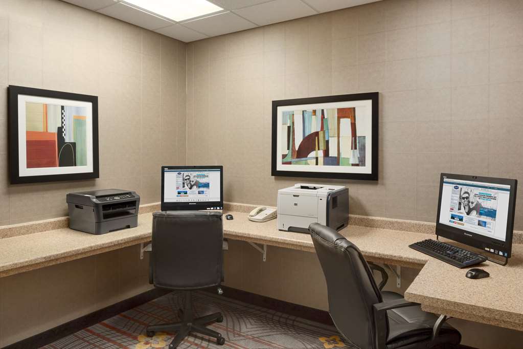 Фото Hampton Inn & Suites Detroit/Sterling Heights