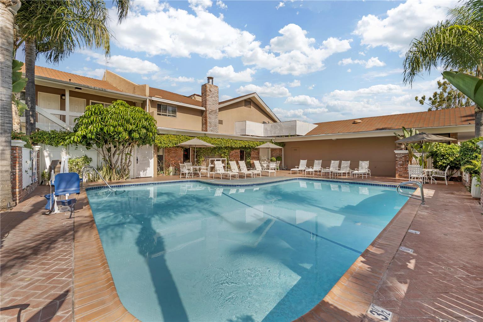 Фото Best Western Plus Carriage Inn