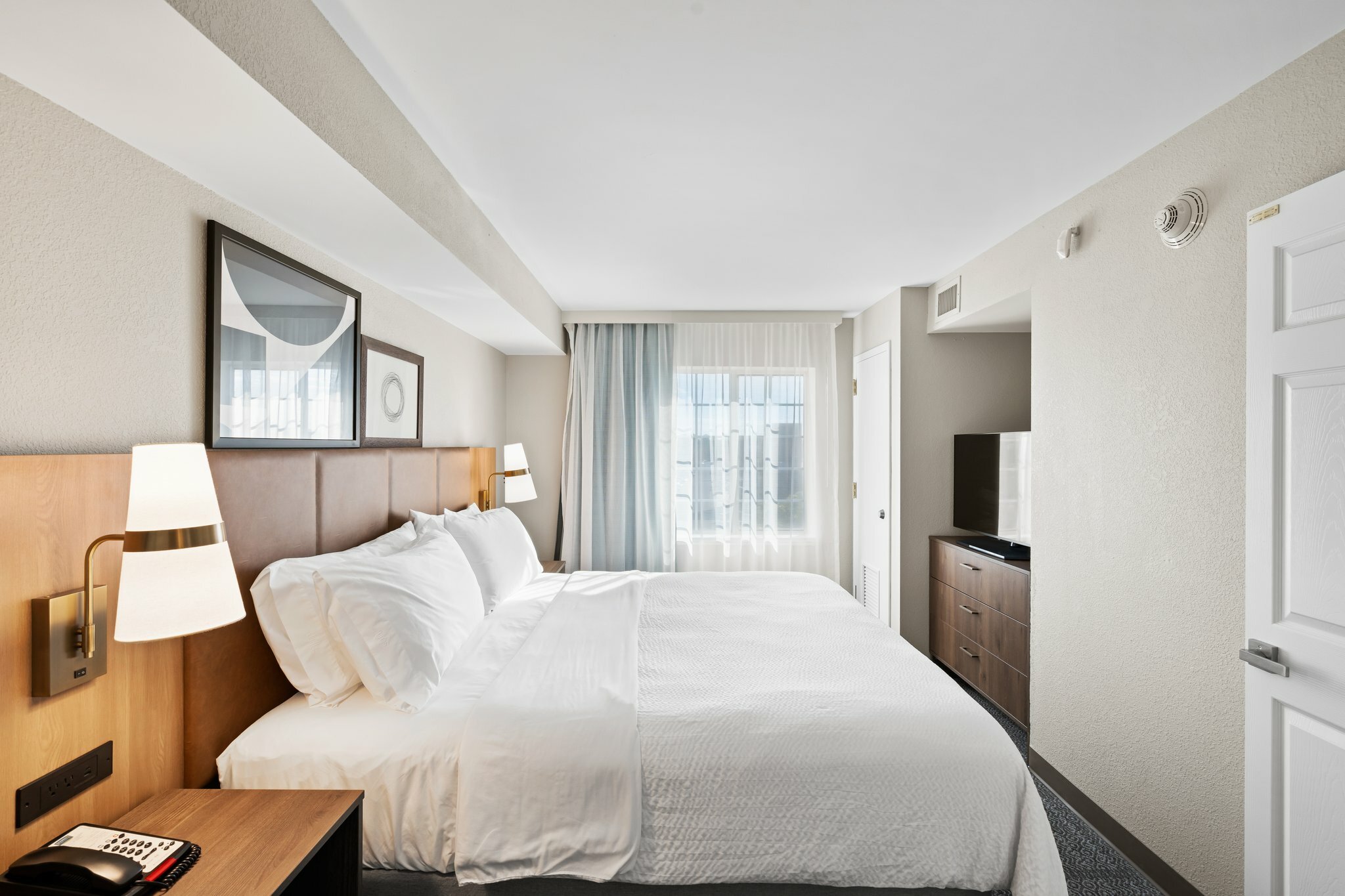 Фото Staybridge Suites North Brunswick, an Ihg Hotel