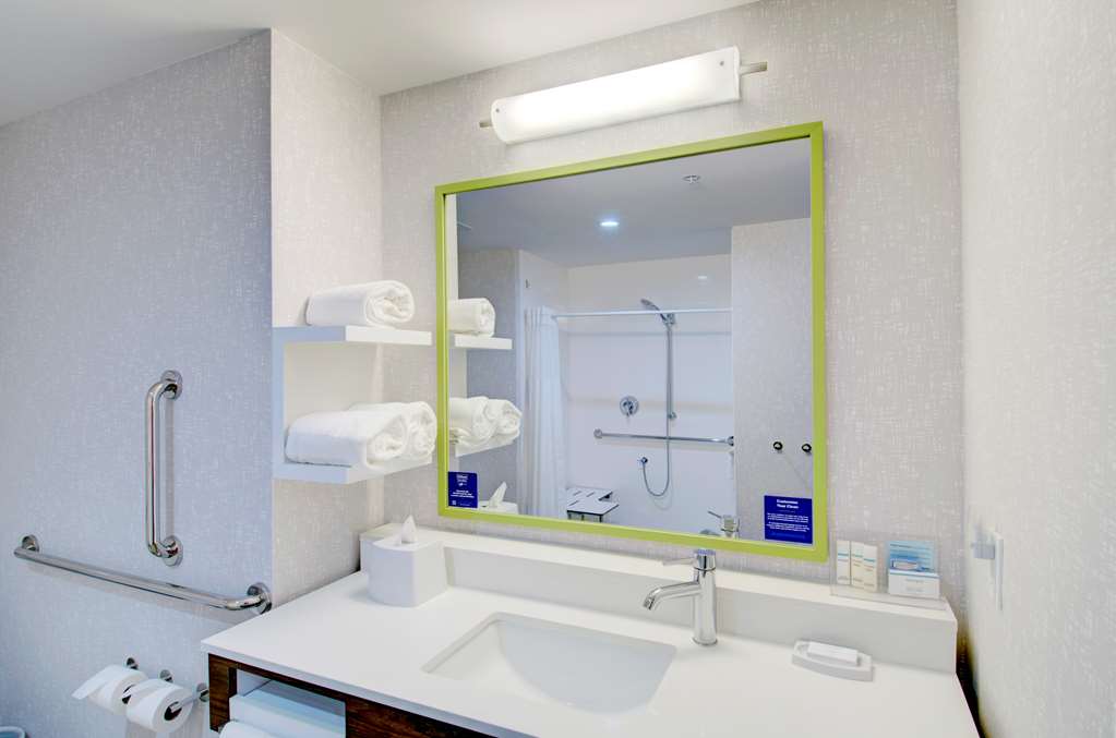 Фото Hampton Inn & Suites Portland West