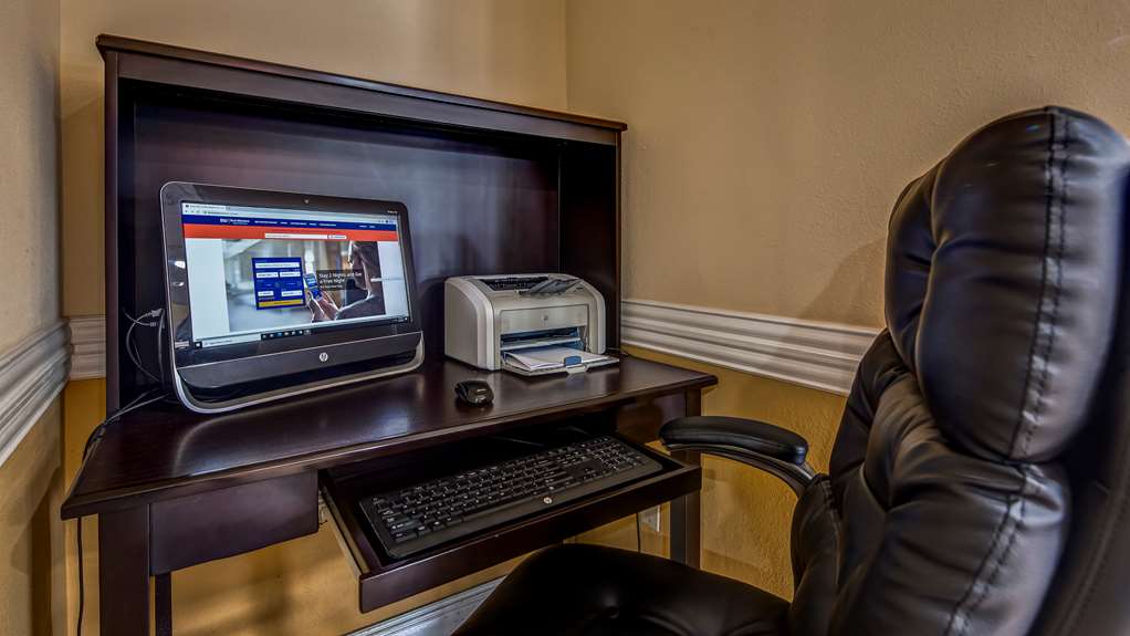 Фото SureStay Plus Hotel by Best Western Alvin