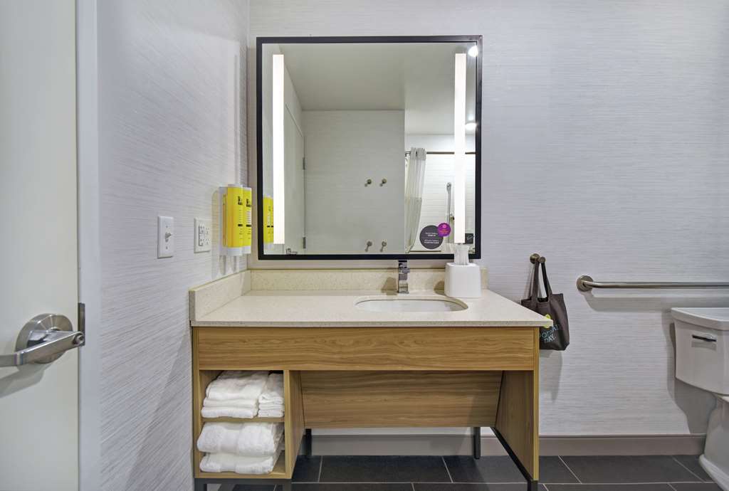 Фото Tru by Hilton Grand Rapids Airport