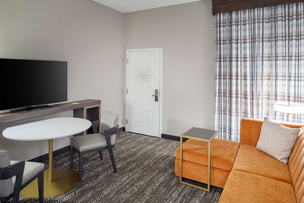Фото Embassy Suites by Hilton Orlando North