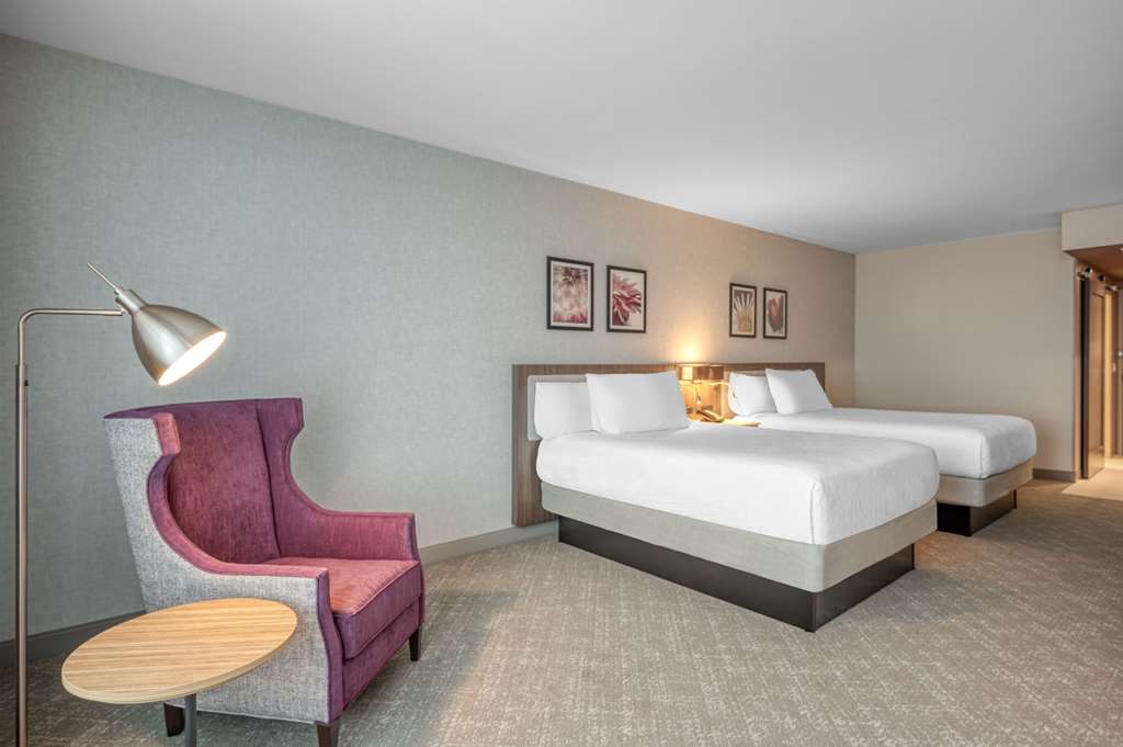 Фото Hilton Garden Inn Boston Logan Airport