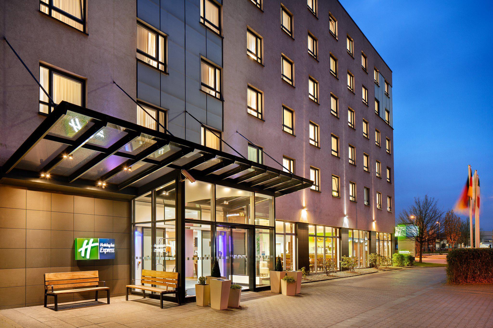 Фото Holiday Inn Express Dusseldorf - City North
