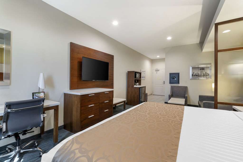 Фото Best Western Plus Gardena Inn & Suites