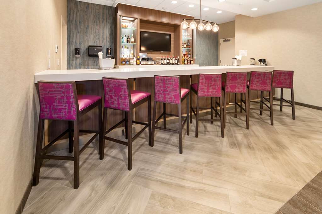 Фото Home2 Suites by Hilton Newark Airport