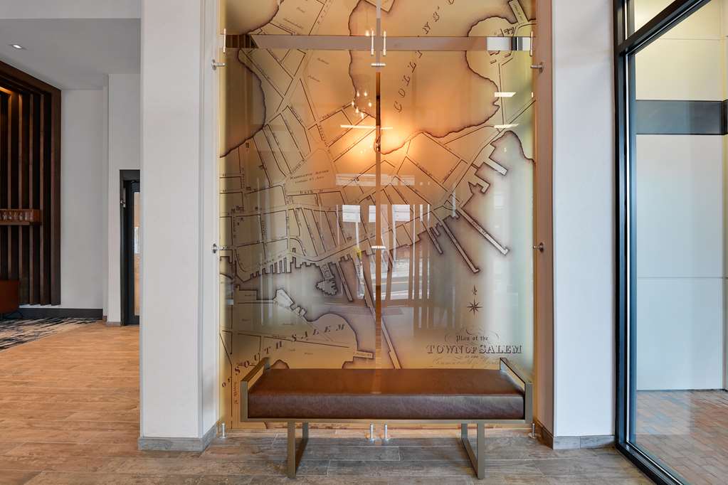 Фото Hampton Inn Salem Boston