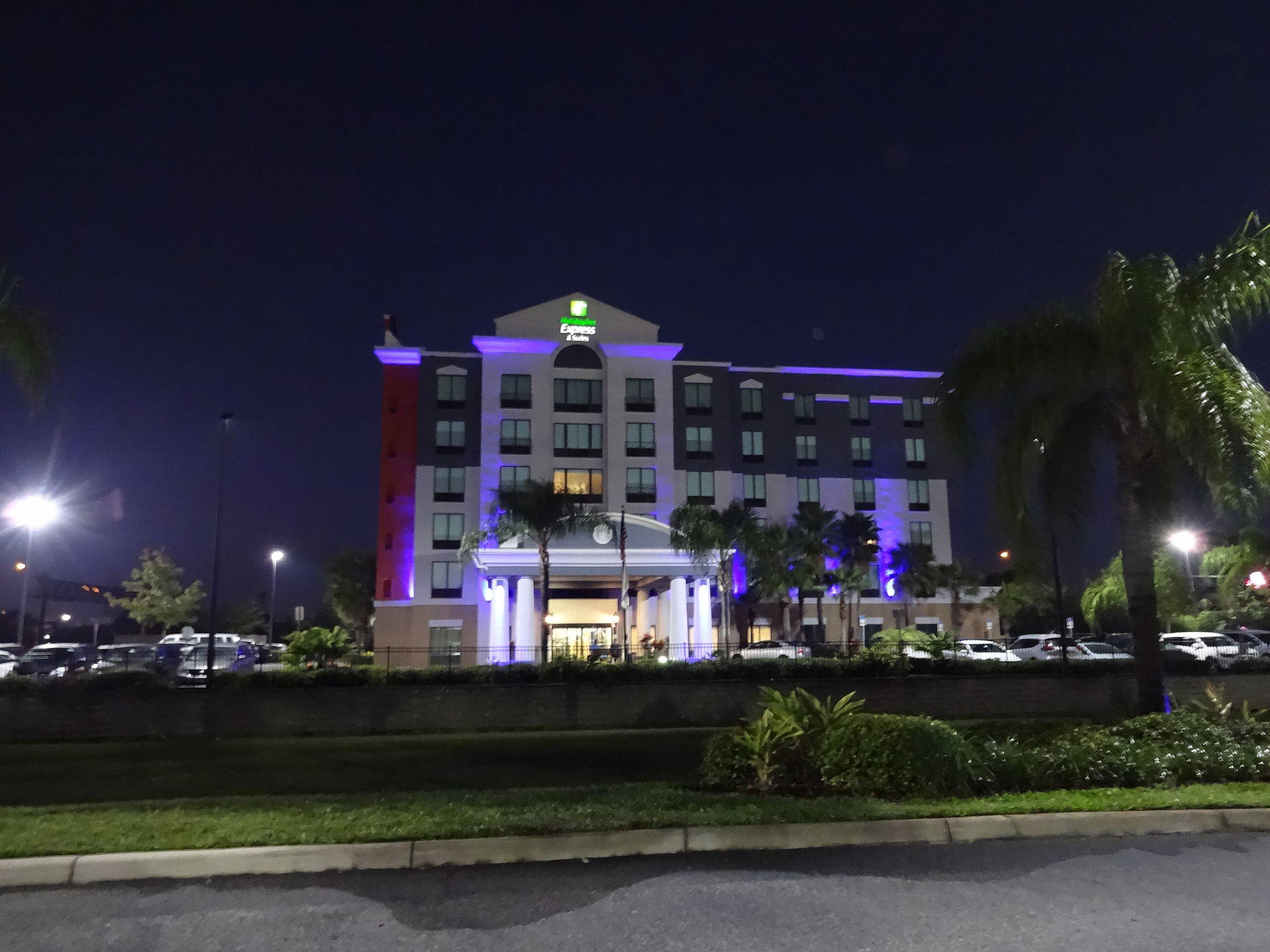 Фото Holiday Inn Express & Suites, International Drive, an Ihg Hotel