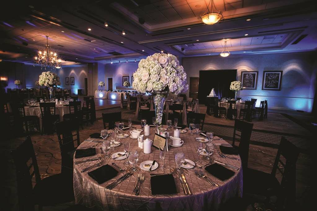 Фото DoubleTree by Hilton Hotel Sunrise - Sawgrass Mills