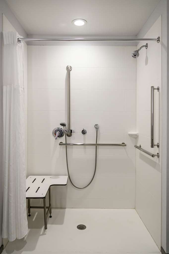 Фото Hilton Garden Inn Louisville Mall of St. Matthews