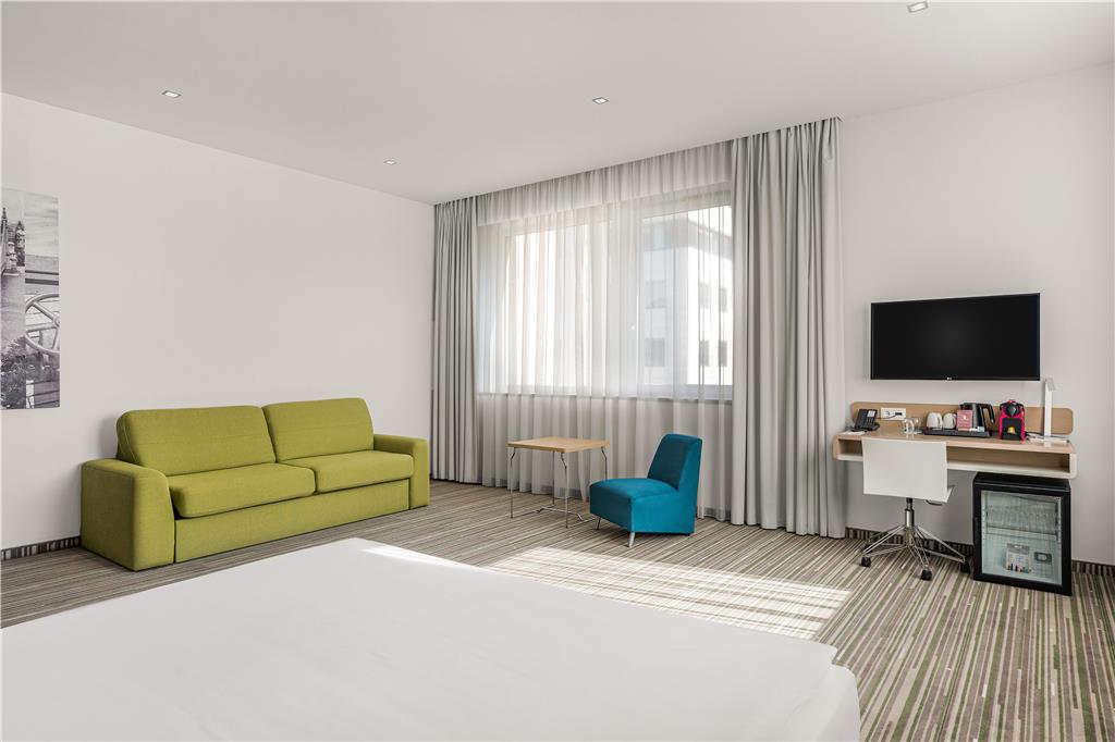 Фото Park Inn by Radisson Budapest