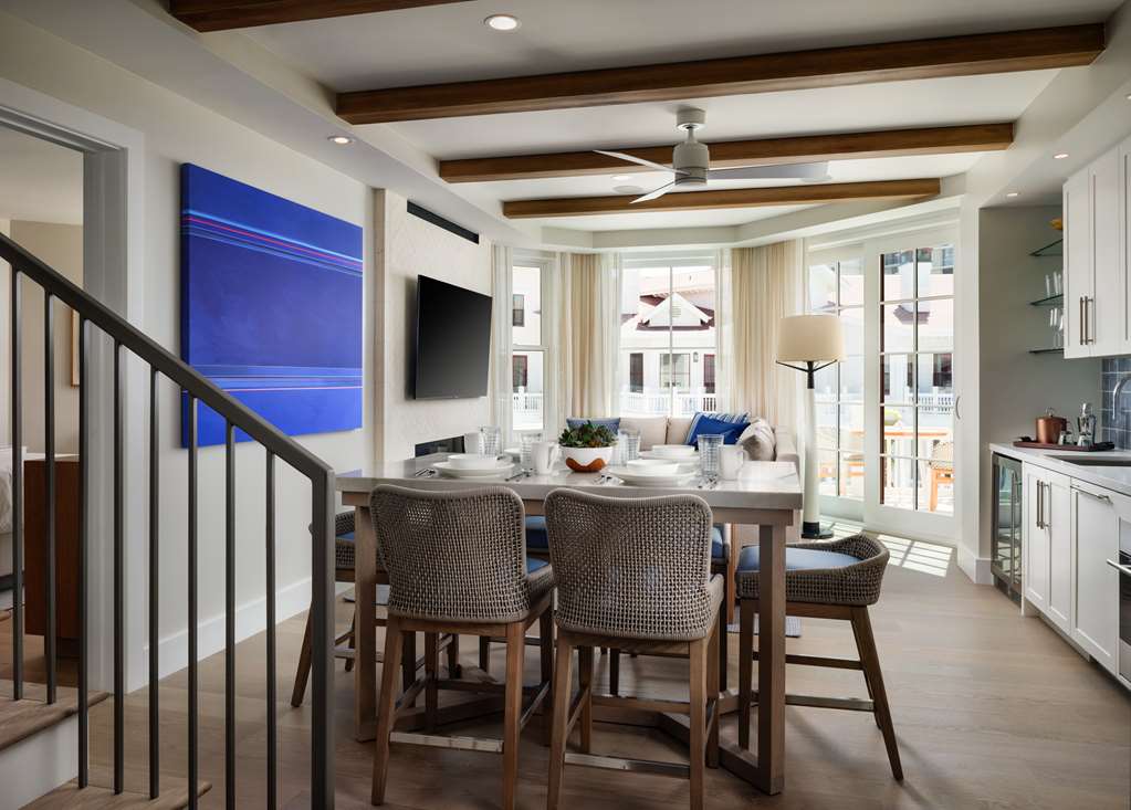 Фото Beach Village at The Del, Curio Collection by Hilton
