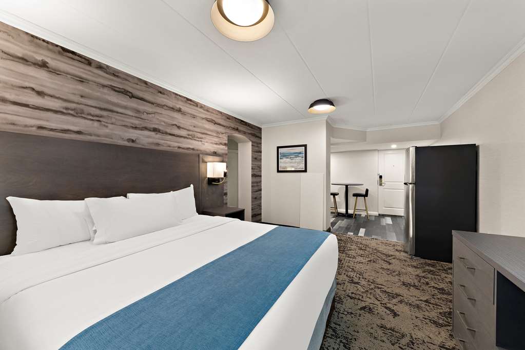 Фото Best Western Parkway Hotel Toronto North