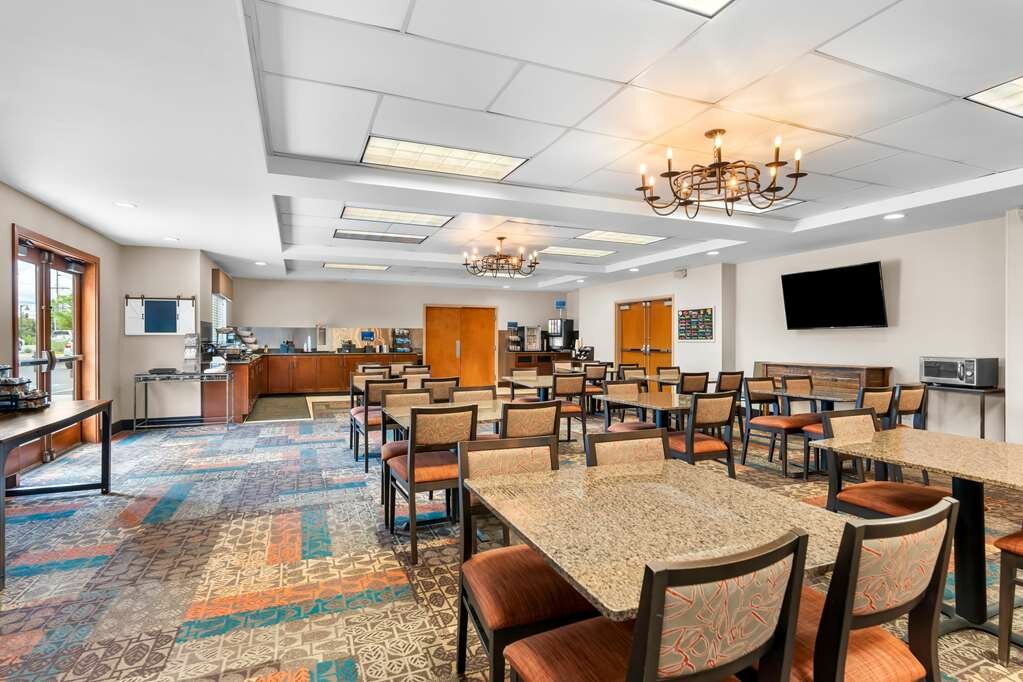 Фото Best Western Rocky Mountain Lodge