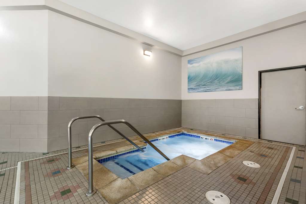 Фото Best Western Plus Des Moines West Inn & Suites