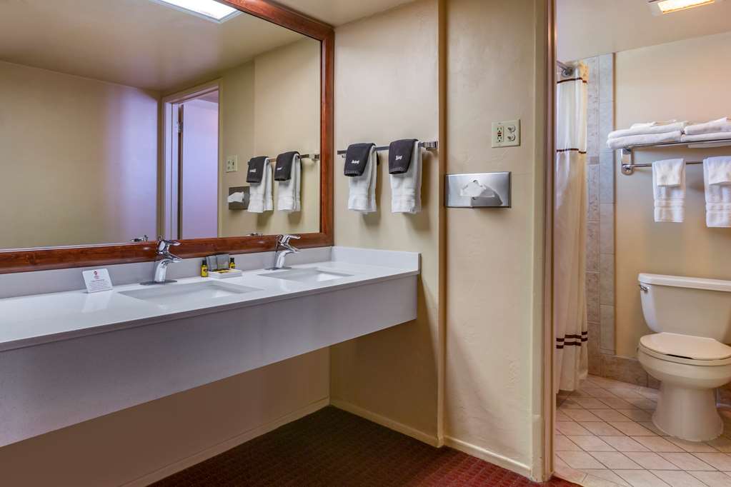 Фото Best Western Plus King's Inn & Suites