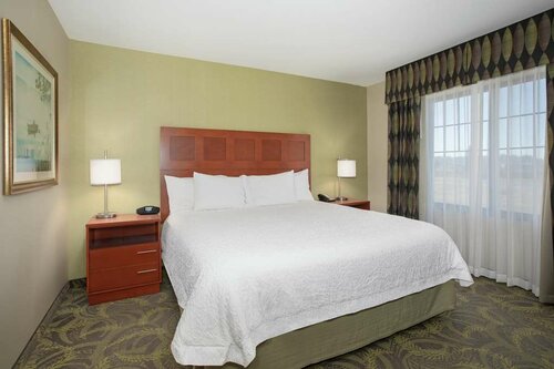 Гостиница Hampton Inn and Suites Astoria в Астории