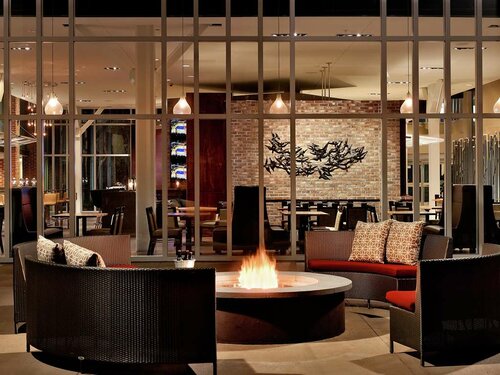 Гостиница DoubleTree by Hilton Hotel and Suites Charleston Airport в Гус-Крик