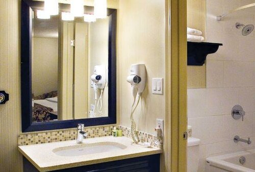 Гостиница High Country Inn в Банффе