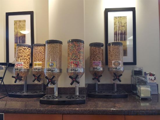 Фото Pocaterra Inn and Waterslide