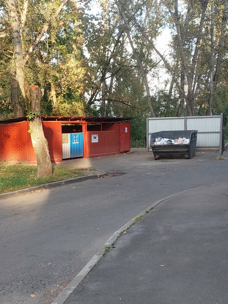 Trash and garbage disposal area Trash and garbage disposal area, Moscow, photo