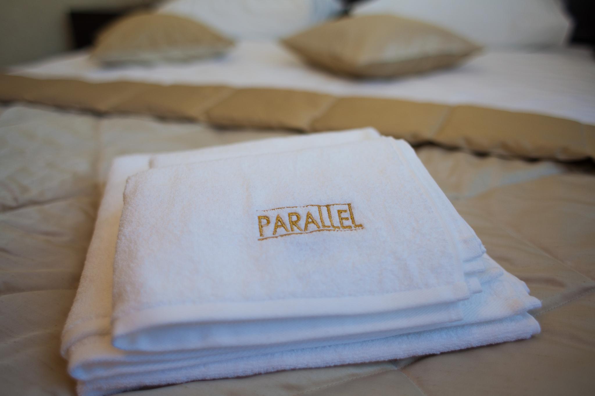 Фото Parallel