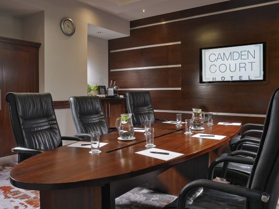 Фото Camden Court Hotel