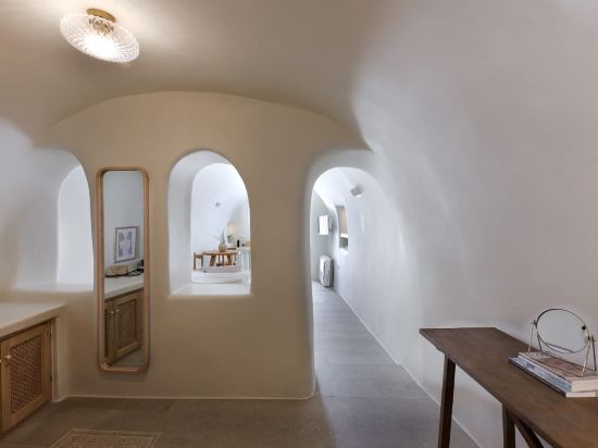 Фото Blue Art Caves