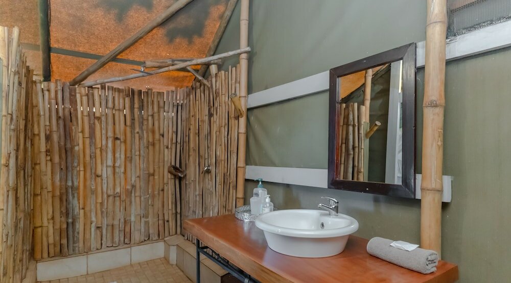 Фото Crocodile Bridge Safari Lodge