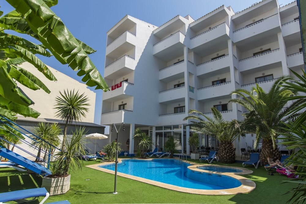 Фото отеля 1