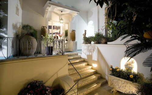 Внешний вид отеля Gatto Bianco Hotel & SPA в Капрях, фото 3