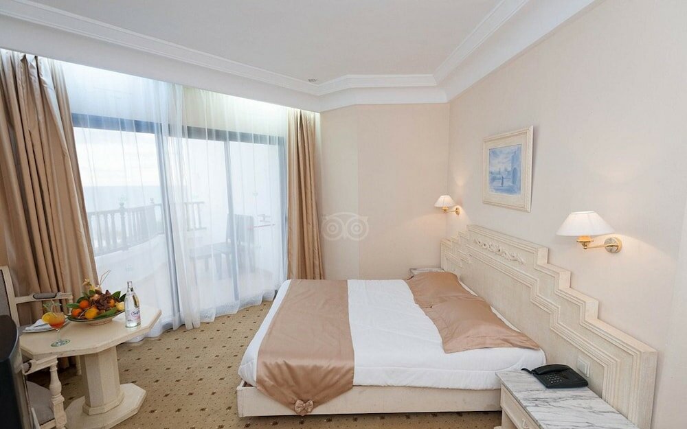 Фото L'Orient Palace Resort and SPA