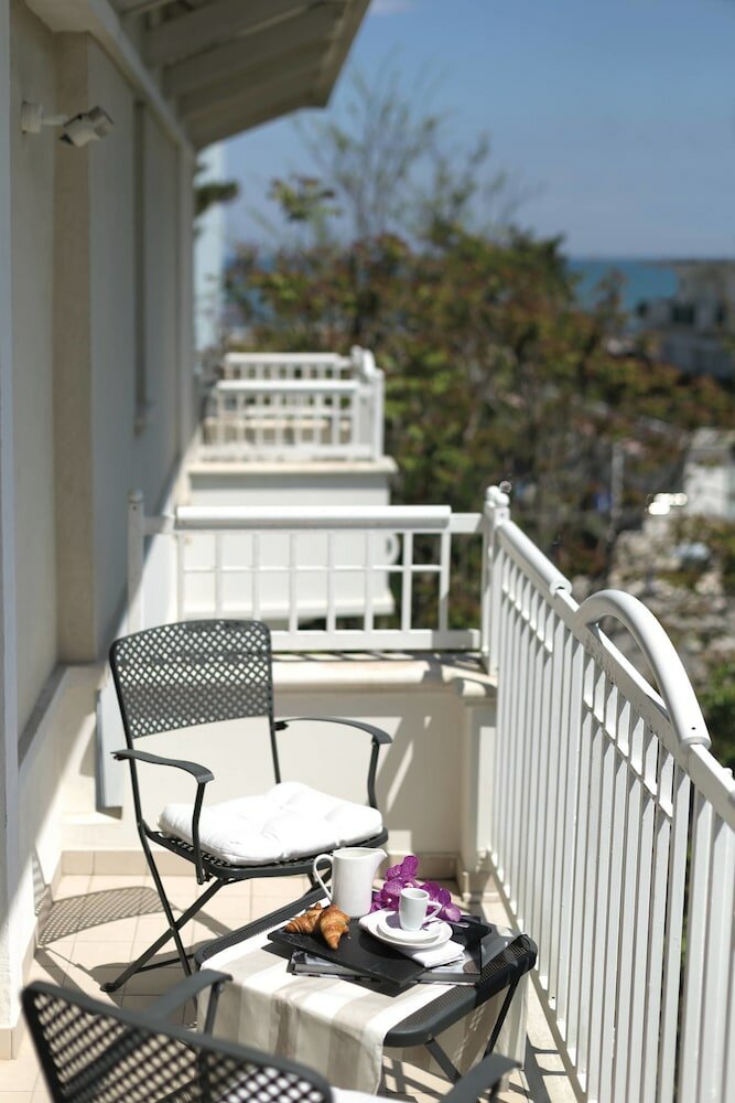 Фото Suite Hotel Maestrale