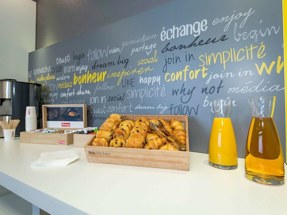 Фото Ibis Marseille Timone