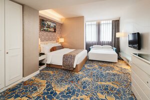 Гостиница Metropole Hotel