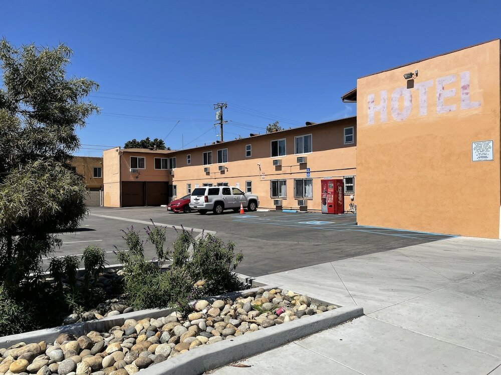 Фото отеля 1