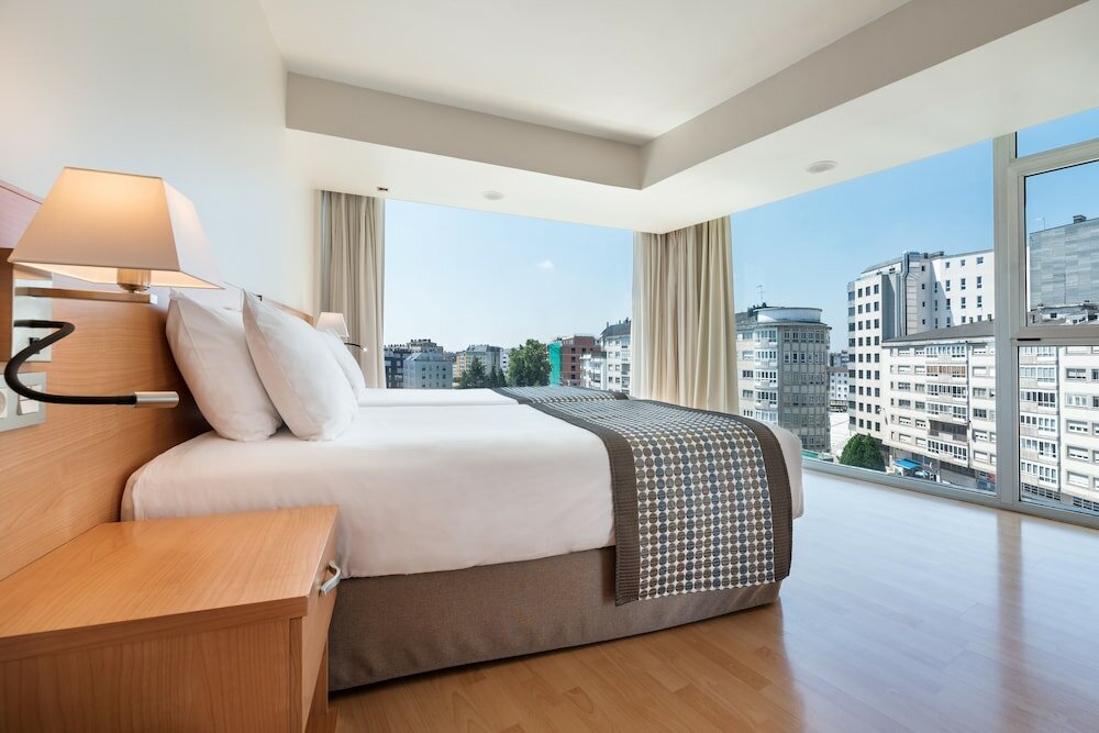 Фото Hotel Exe Puerta de San Pedro