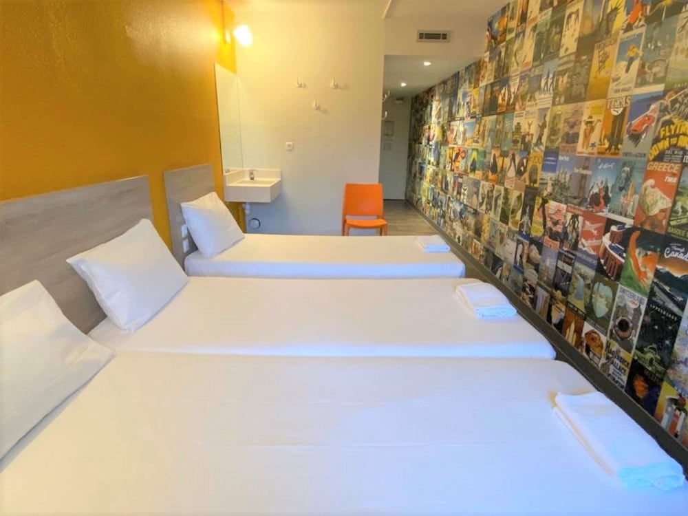 Фото HotelF1 Paris Porte de Châtillon