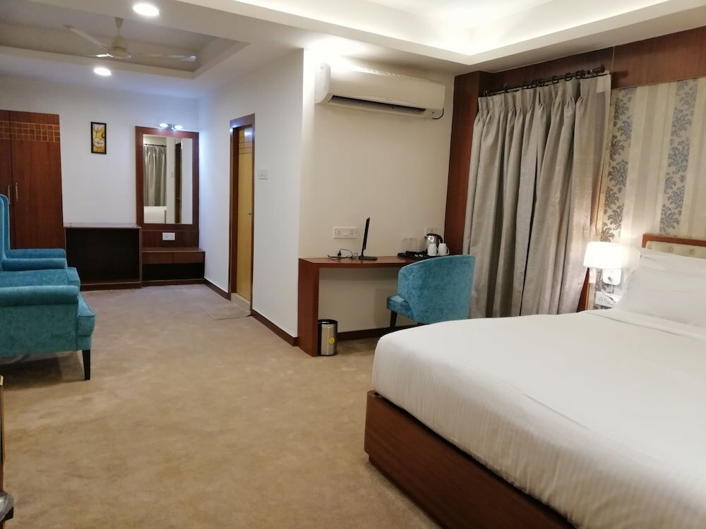 Фото Hotel Emirates