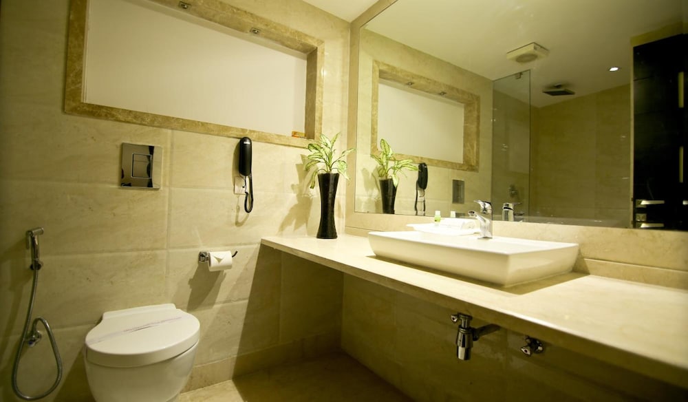 Фото The Prime Balaji Deluxe at New Delhi Railway Station