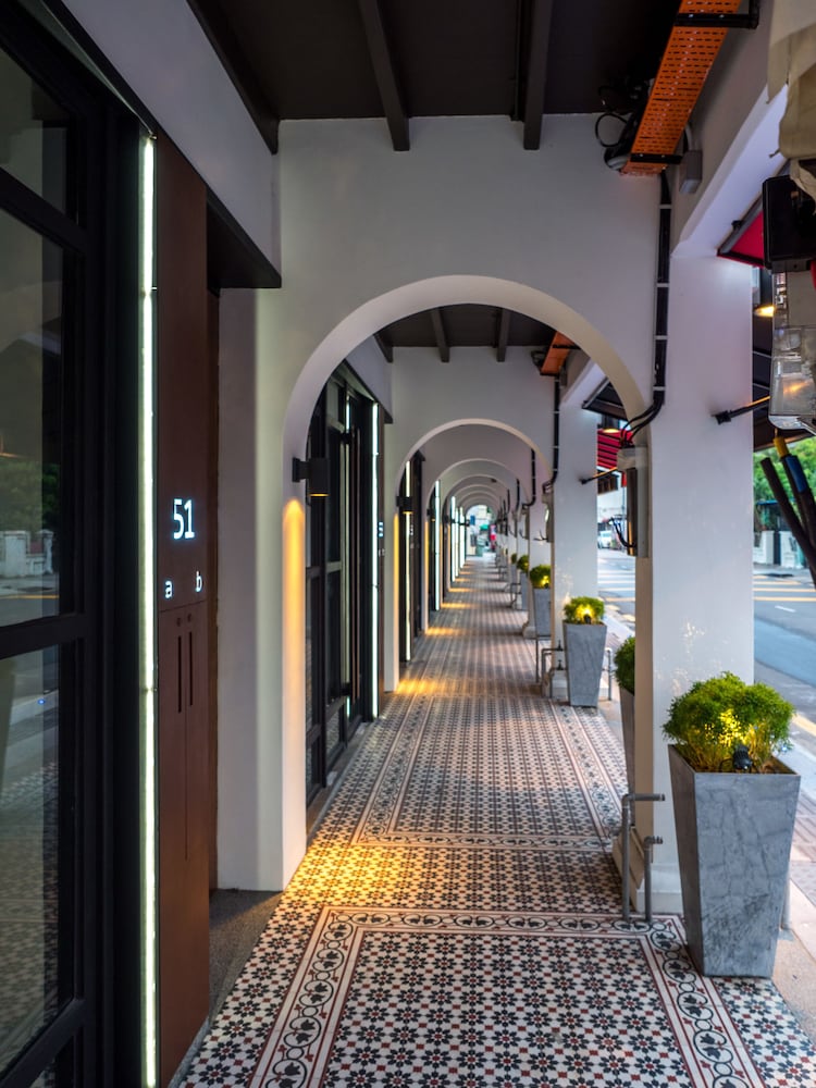 Фото Macallum Central Hotel by Phc