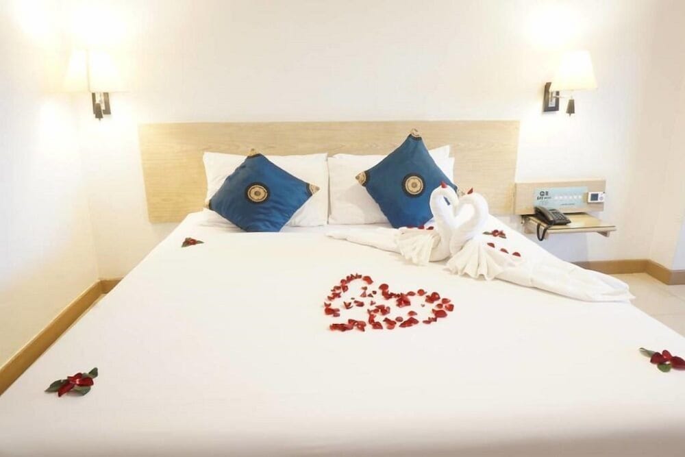 Фото Bay Hotel Srinakarin