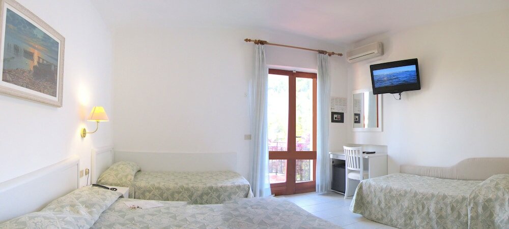 Фото Hotel Montemerlo