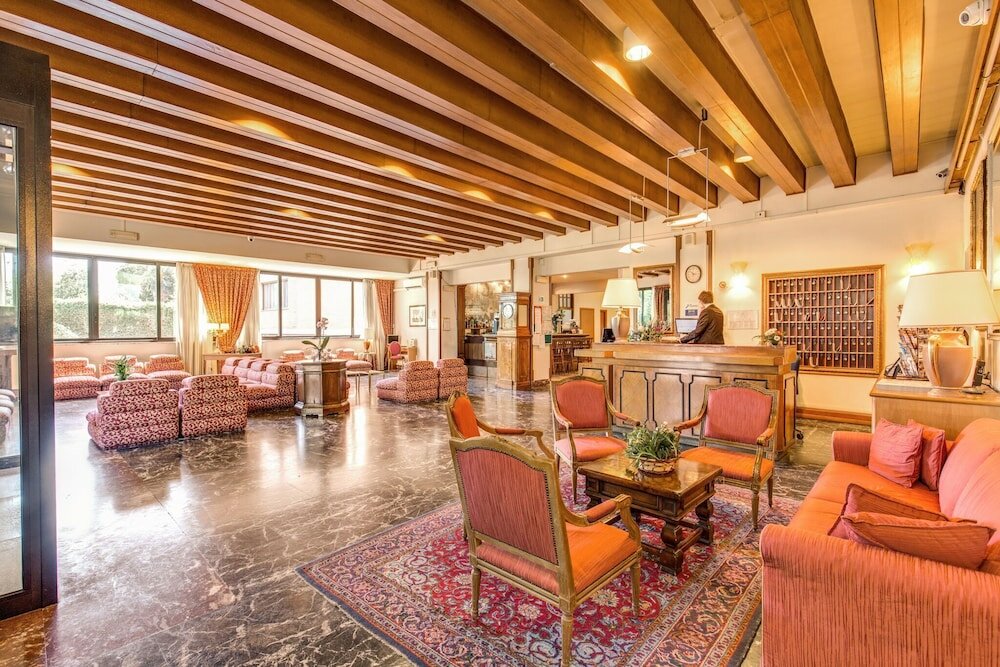 Фото Pinewood Hotel Rome