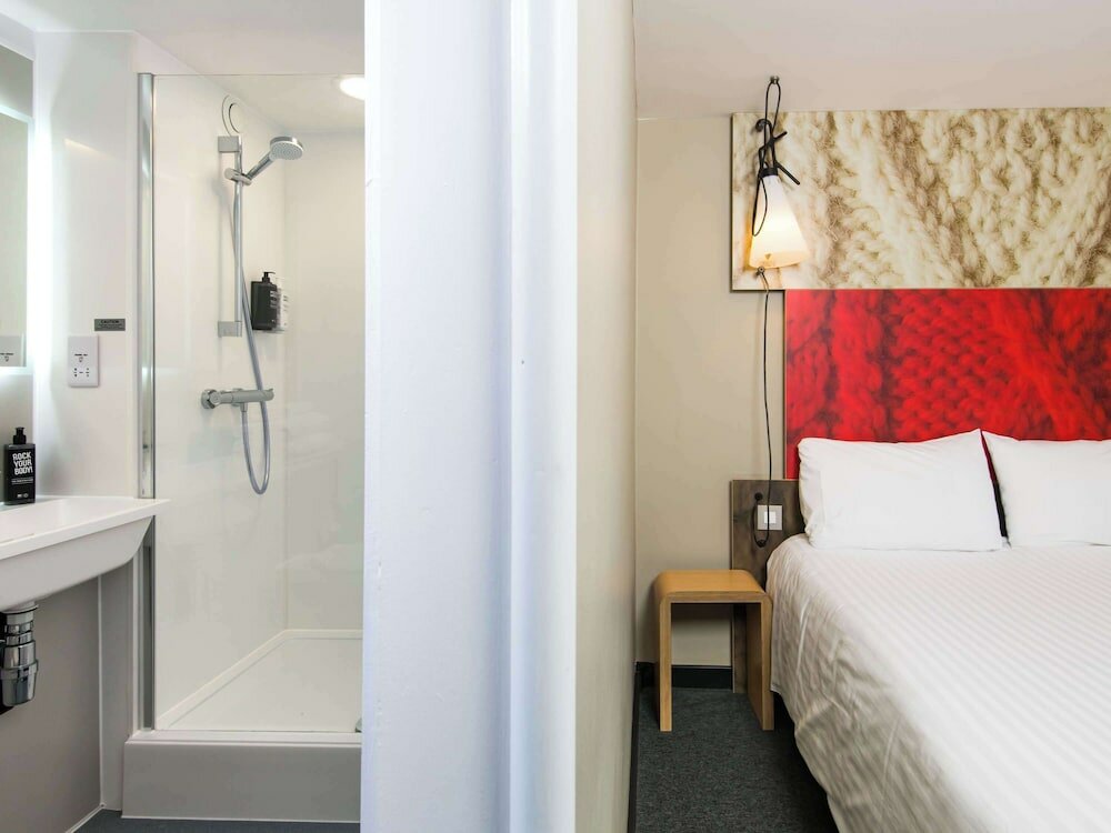 Фото Ibis Plymouth