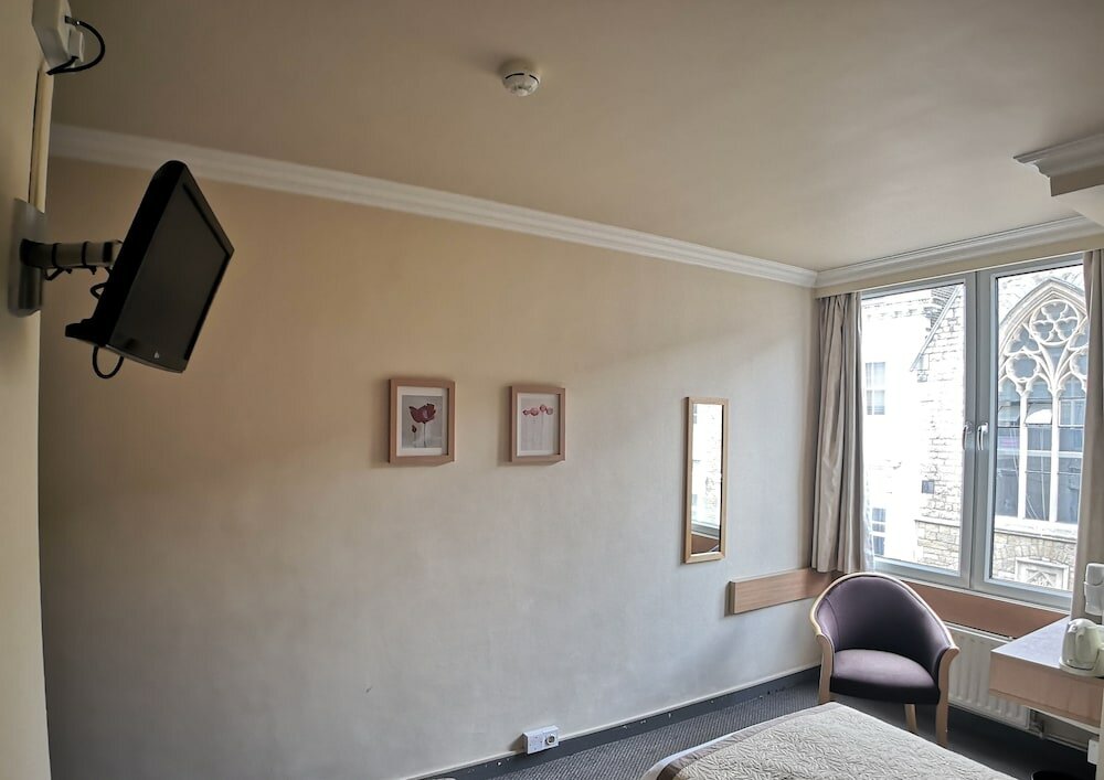 Фото Lancaster Hall Hotel