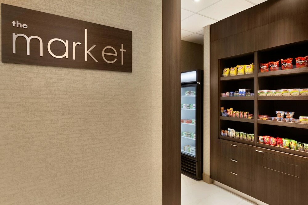 Фото Courtyard by Marriott Toronto Mississauga/West