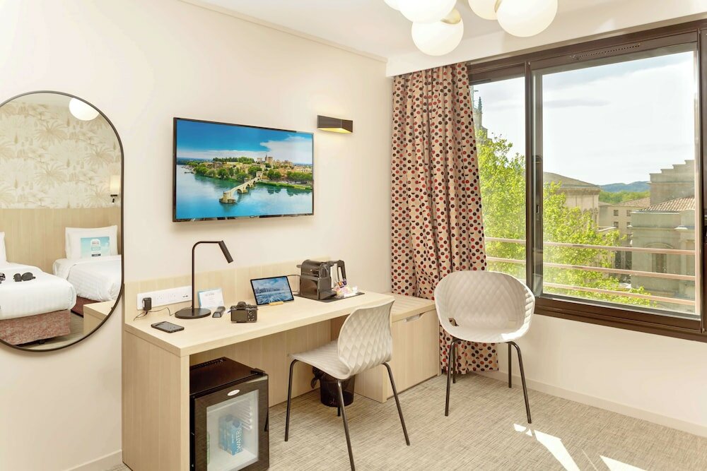 Фото Kyriad Avignon Palais Des Papes